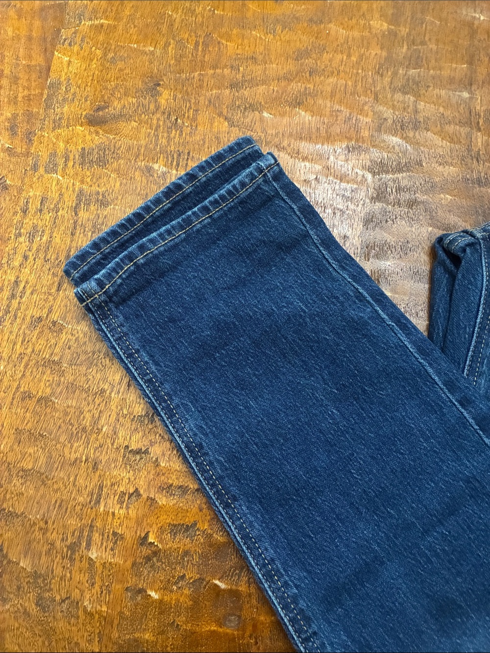 Old Navy Women's Dark Wash Straight Leg Jeans - Picture 5 of 5